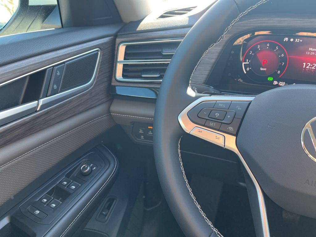 new 2026 Volkswagen Atlas car, priced at $53,392