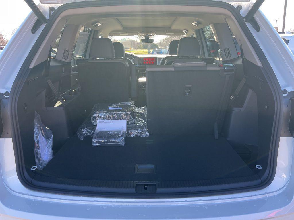 new 2026 Volkswagen Atlas car, priced at $53,392