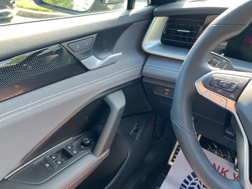 new 2026 Volkswagen Tiguan car, priced at $37,823