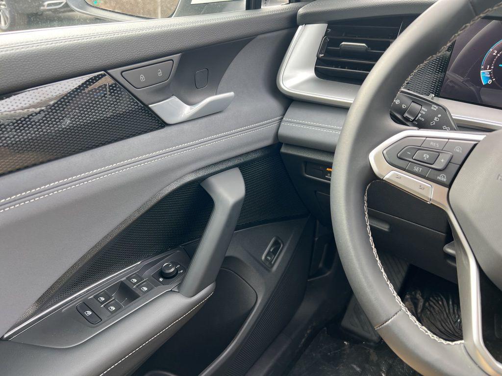 new 2026 Volkswagen Tiguan car, priced at $38,897