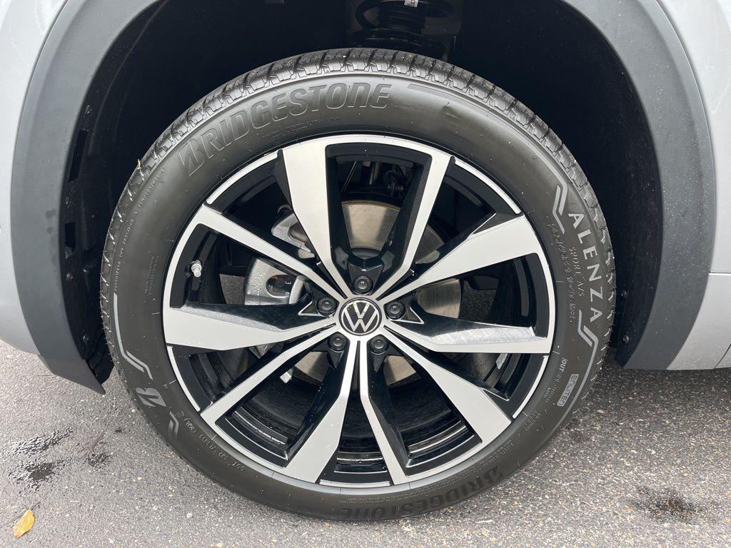 new 2026 Volkswagen Atlas car, priced at $57,110