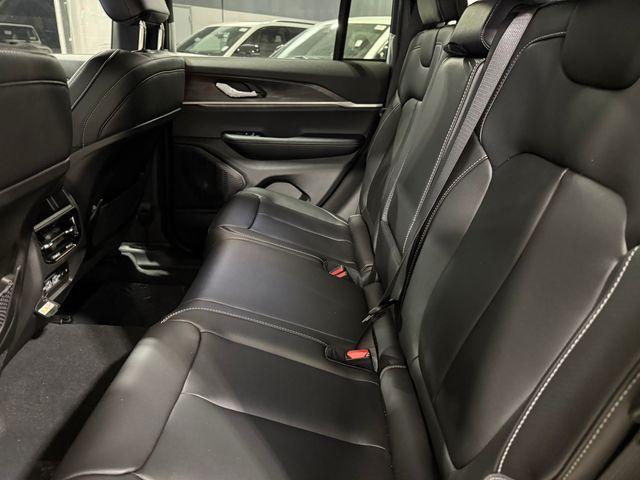 new 2025 Jeep Grand Cherokee car, priced at $45,275