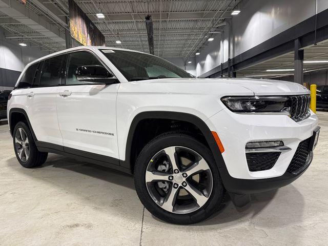 new 2025 Jeep Grand Cherokee car, priced at $44,275