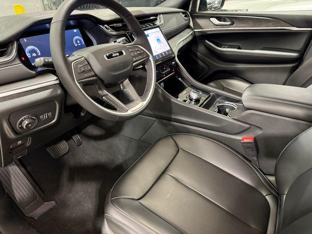 new 2025 Jeep Grand Cherokee car, priced at $45,275