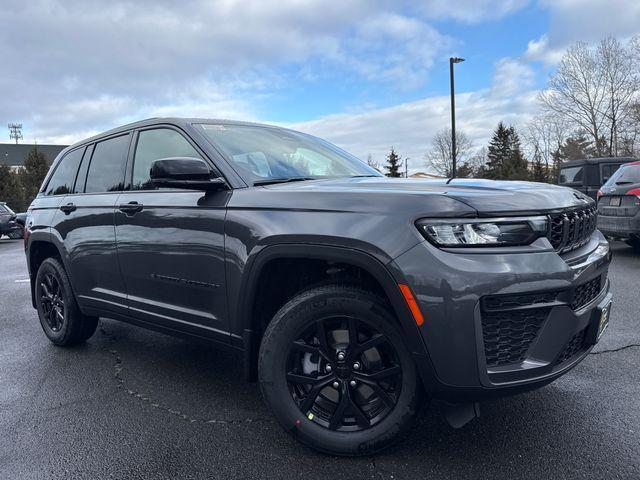 new 2026 Jeep Grand Cherokee car, priced at $45,735