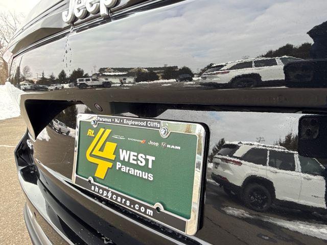 new 2026 Jeep Grand Cherokee car, priced at $49,105