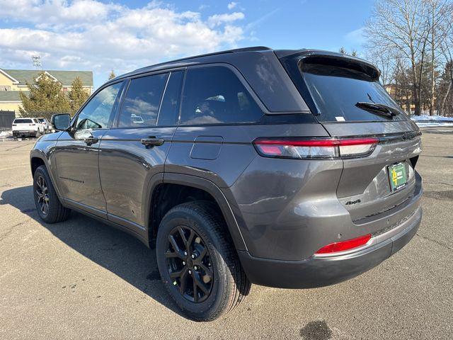 new 2026 Jeep Grand Cherokee car, priced at $45,059