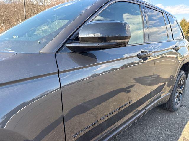 new 2026 Jeep Grand Cherokee car, priced at $45,059