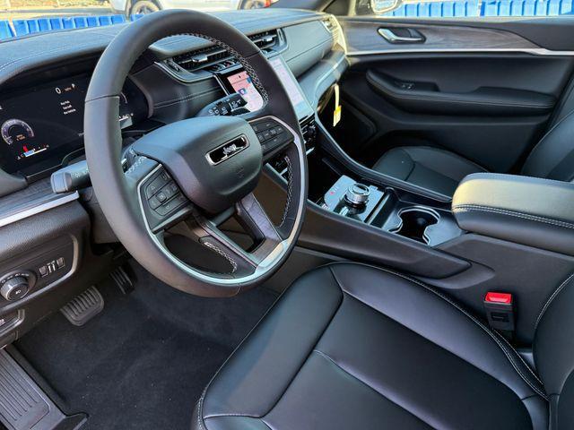 new 2025 Jeep Grand Cherokee car, priced at $47,985