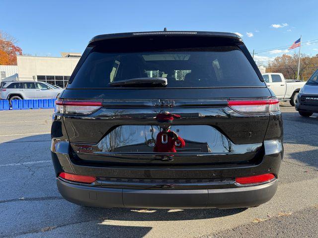 new 2025 Jeep Grand Cherokee car, priced at $47,985