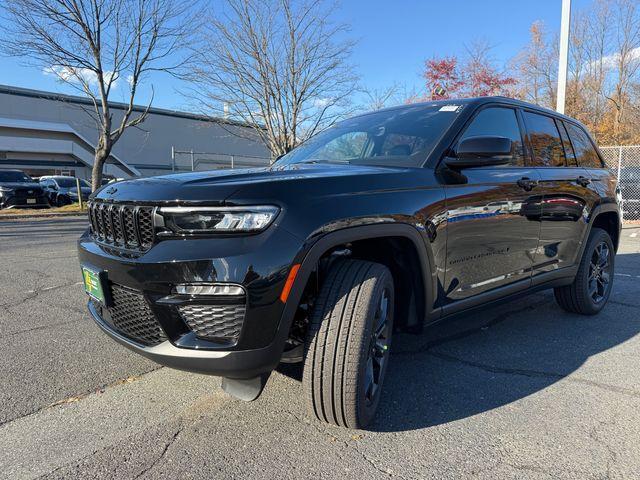 new 2025 Jeep Grand Cherokee car, priced at $47,985