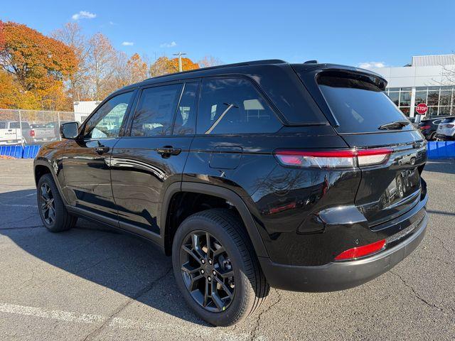 new 2025 Jeep Grand Cherokee car, priced at $47,985