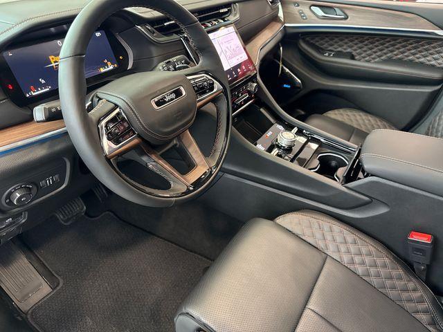 new 2025 Jeep Grand Cherokee car, priced at $66,625