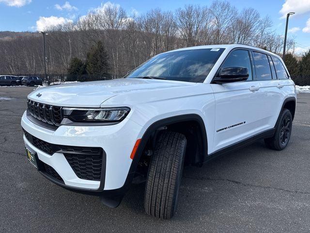 new 2026 Jeep Grand Cherokee car, priced at $44,726