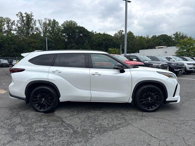 used 2024 Toyota Highlander car, priced at $42,844