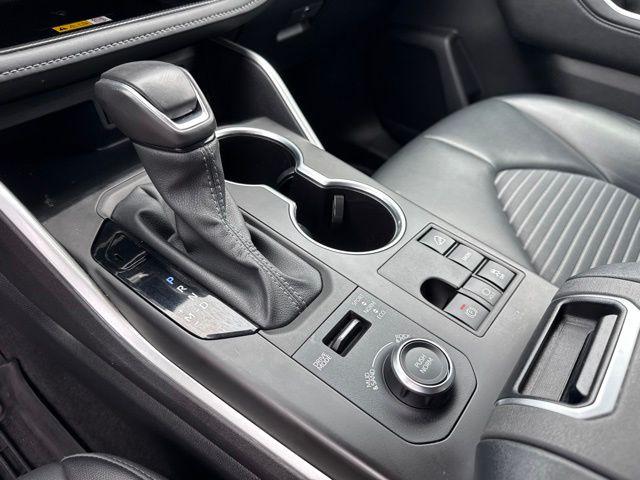 used 2024 Toyota Highlander car, priced at $42,844