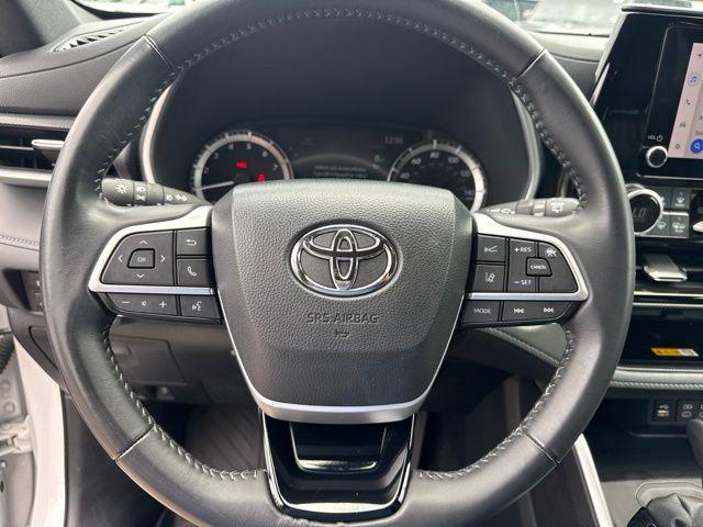 used 2024 Toyota Highlander car, priced at $42,844