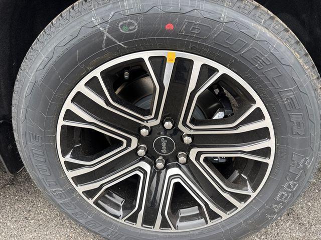 new 2026 Jeep Grand Wagoneer L car, priced at $76,905