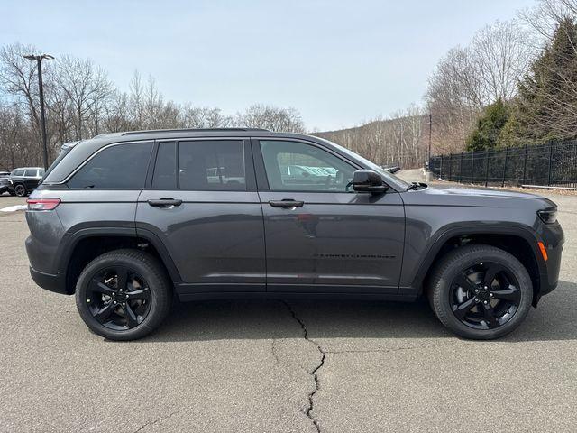new 2026 Jeep Grand Cherokee car, priced at $51,000