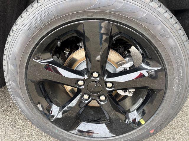 new 2026 Jeep Grand Cherokee car, priced at $51,000