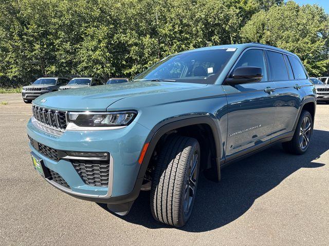 new 2027 Jeep Grand Cherokee car, priced at $51,075