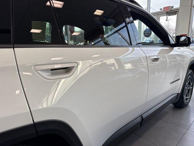 new 2026 Jeep Cherokee car, priced at $40,010