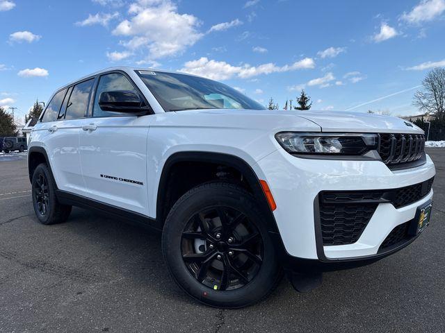 new 2026 Jeep Grand Cherokee car, priced at $44,726