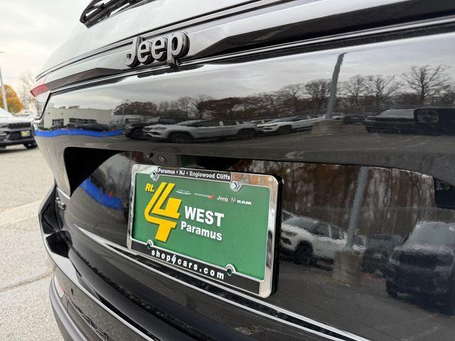 new 2025 Jeep Grand Cherokee car, priced at $54,214