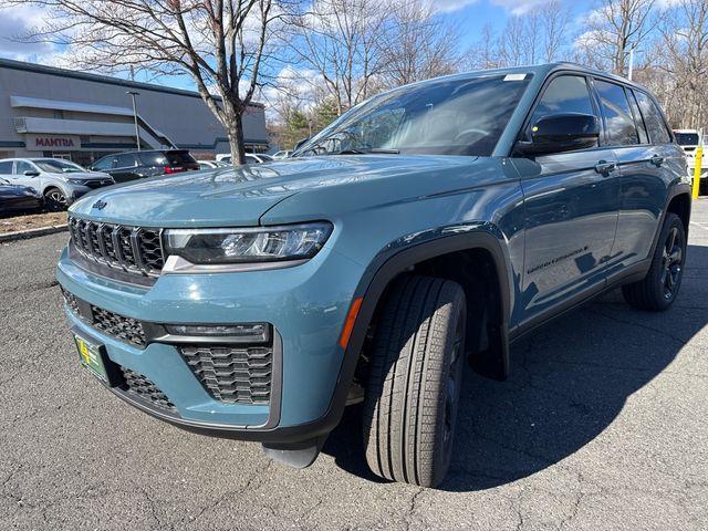 new 2026 Jeep Grand Cherokee car, priced at $48,235