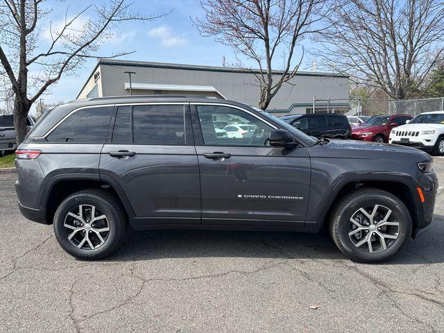 new 2026 Jeep Grand Cherokee car, priced at $45,442