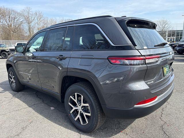 new 2026 Jeep Grand Cherokee car, priced at $45,442
