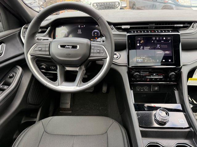 new 2025 Jeep Grand Cherokee car