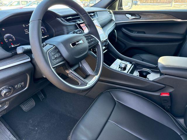 new 2025 Jeep Grand Cherokee car, priced at $50,815