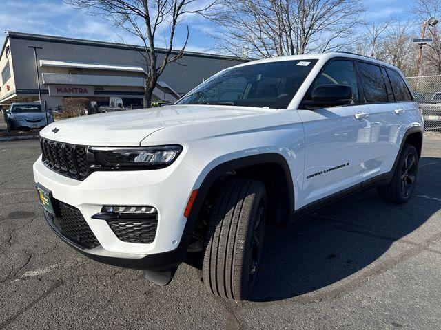 new 2025 Jeep Grand Cherokee car, priced at $50,815