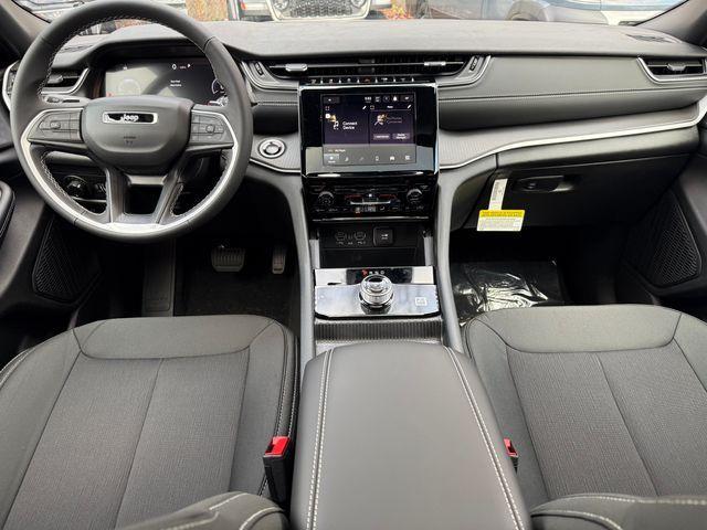 new 2025 Jeep Grand Cherokee car