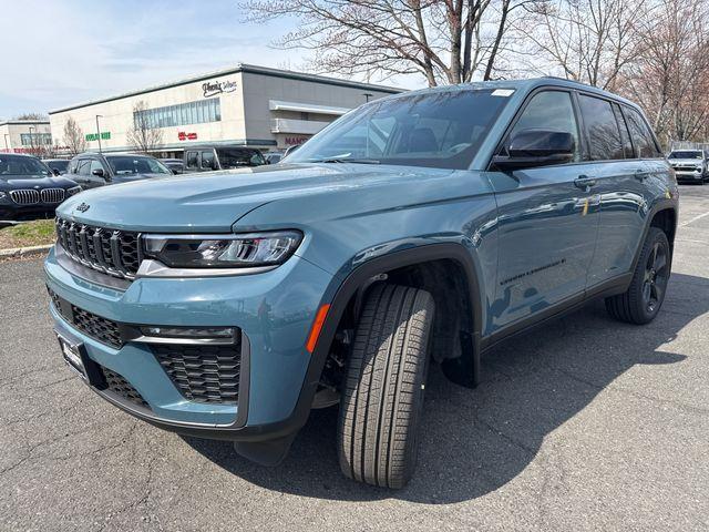 new 2026 Jeep Grand Cherokee car, priced at $48,010