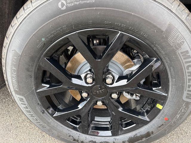 new 2026 Jeep Grand Cherokee car, priced at $47,970