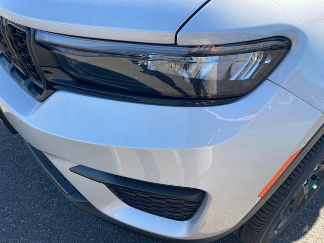 new 2025 Jeep Grand Cherokee car, priced at $42,550