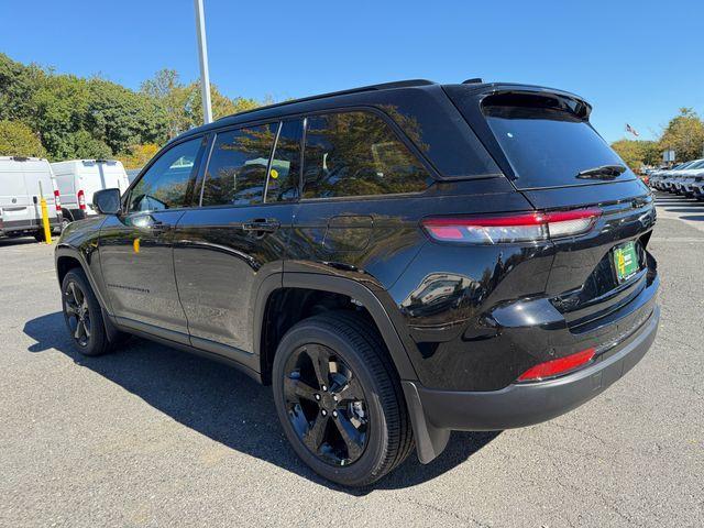 new 2025 Jeep Grand Cherokee car, priced at $45,686