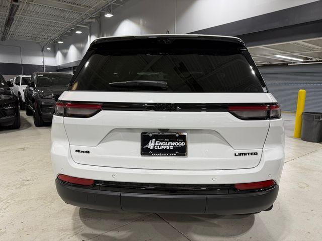 new 2025 Jeep Grand Cherokee car, priced at $53,678