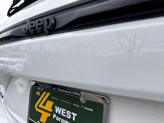 new 2026 Jeep Grand Cherokee car, priced at $47,905