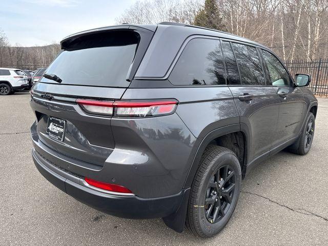 new 2026 Jeep Grand Cherokee car, priced at $46,970