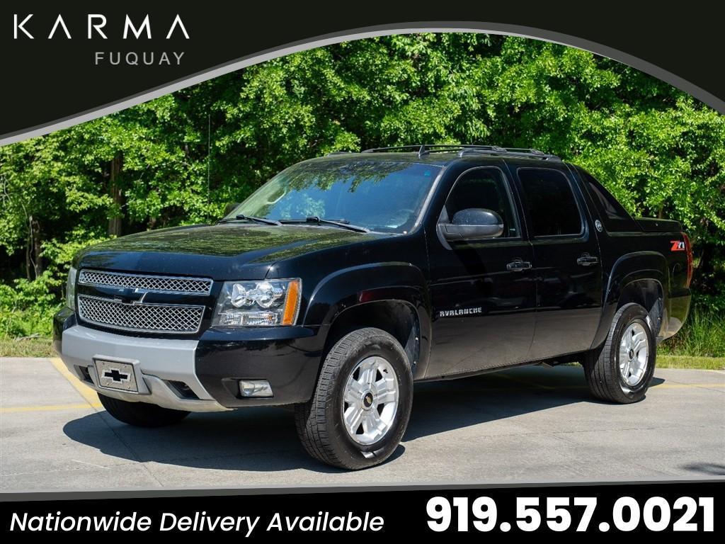 used 2013 Chevrolet Avalanche car, priced at $14,995