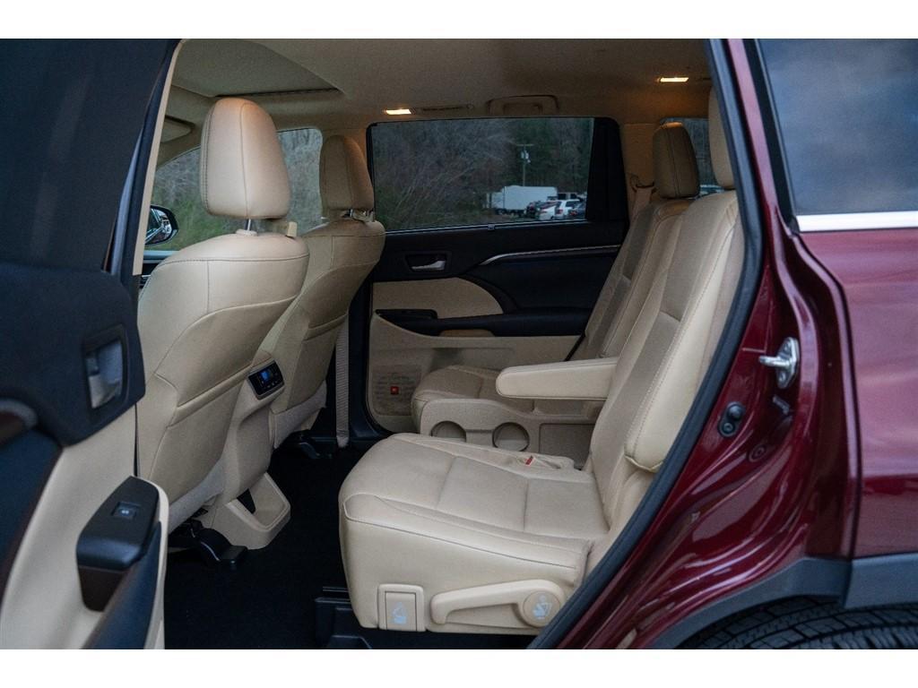 used 2014 Toyota Highlander car, priced at $18,995