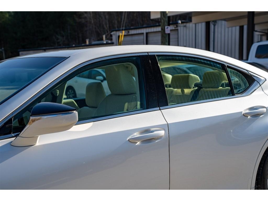 used 2022 Lexus ES 350 car, priced at $25,495
