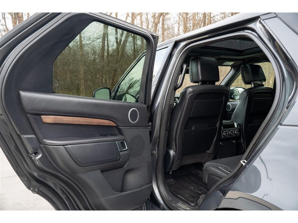 used 2019 Land Rover Discovery car, priced at $22,495