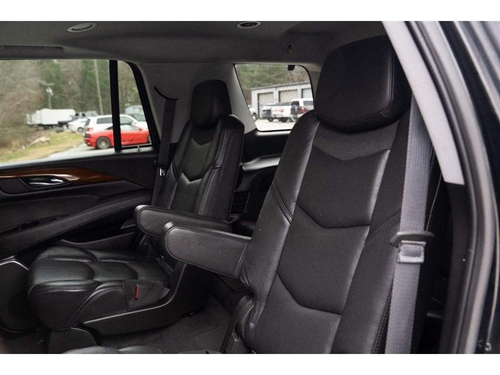 used 2020 Cadillac Escalade car, priced at $31,995