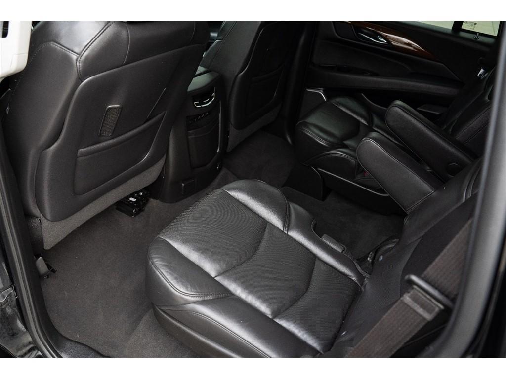 used 2020 Cadillac Escalade car, priced at $31,995