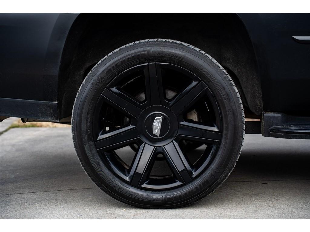 used 2020 Cadillac Escalade car, priced at $31,995