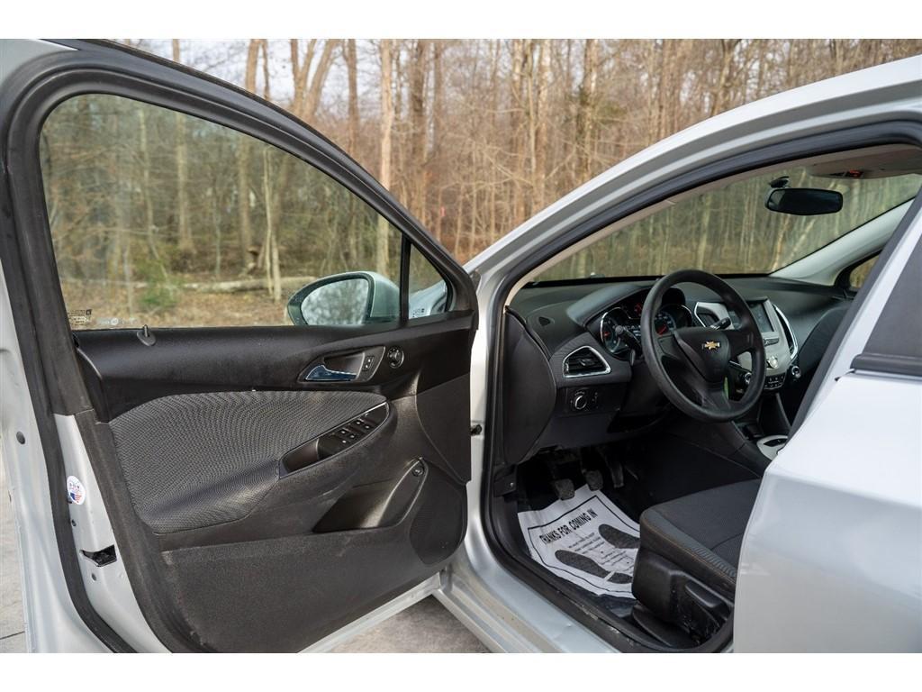 used 2016 Chevrolet Cruze car, priced at $8,995